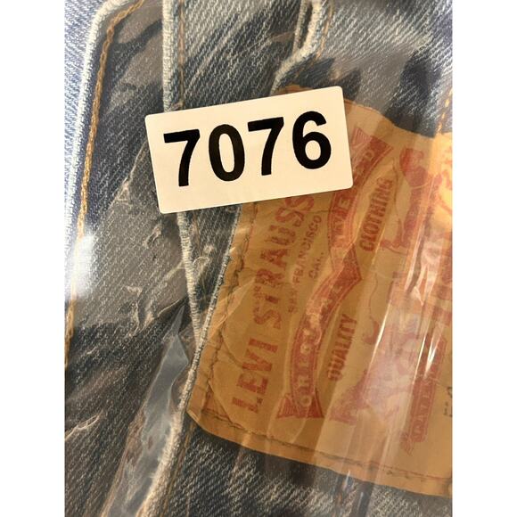 Levi's Mens 501 32x30 Original Straight Fit Jeans Med Wash Waterless Button Fly - Picture 7 of 7